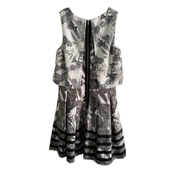 Romeo & Juliet Couture NWT Sleeveless Black White Grey Dress- Size Small - Picture 3 of 10